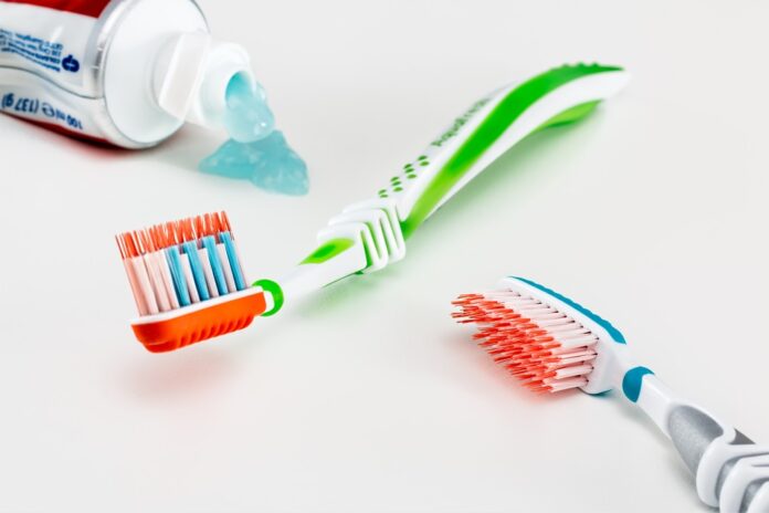 Toothbrush 3191097 960 720.jpg